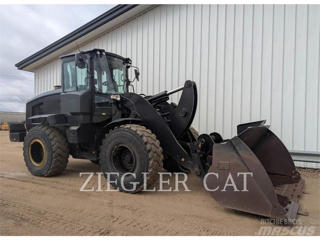 CAT 938M Gumikerekes homlokrakodók