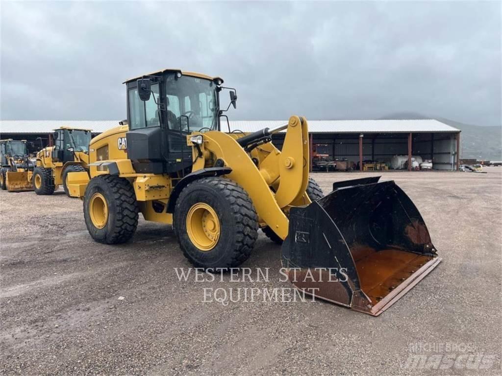 CAT 938M Gumikerekes homlokrakodók