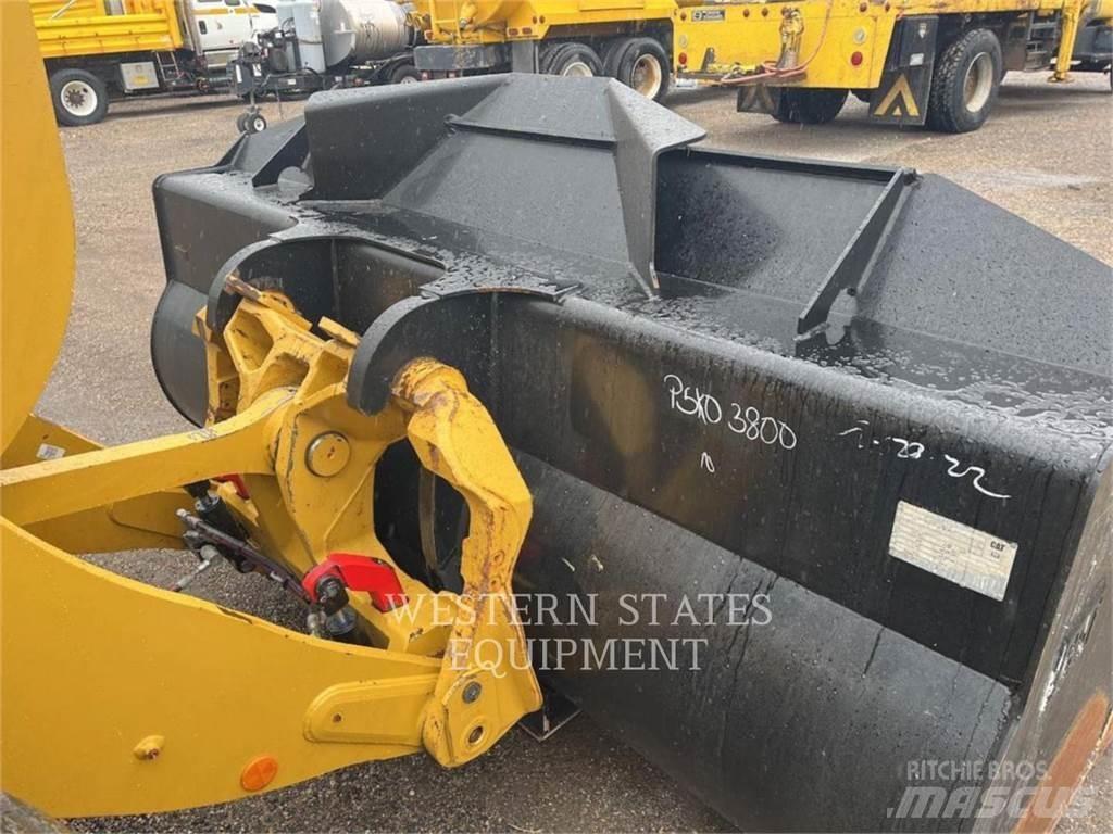 CAT 938M Gumikerekes homlokrakodók