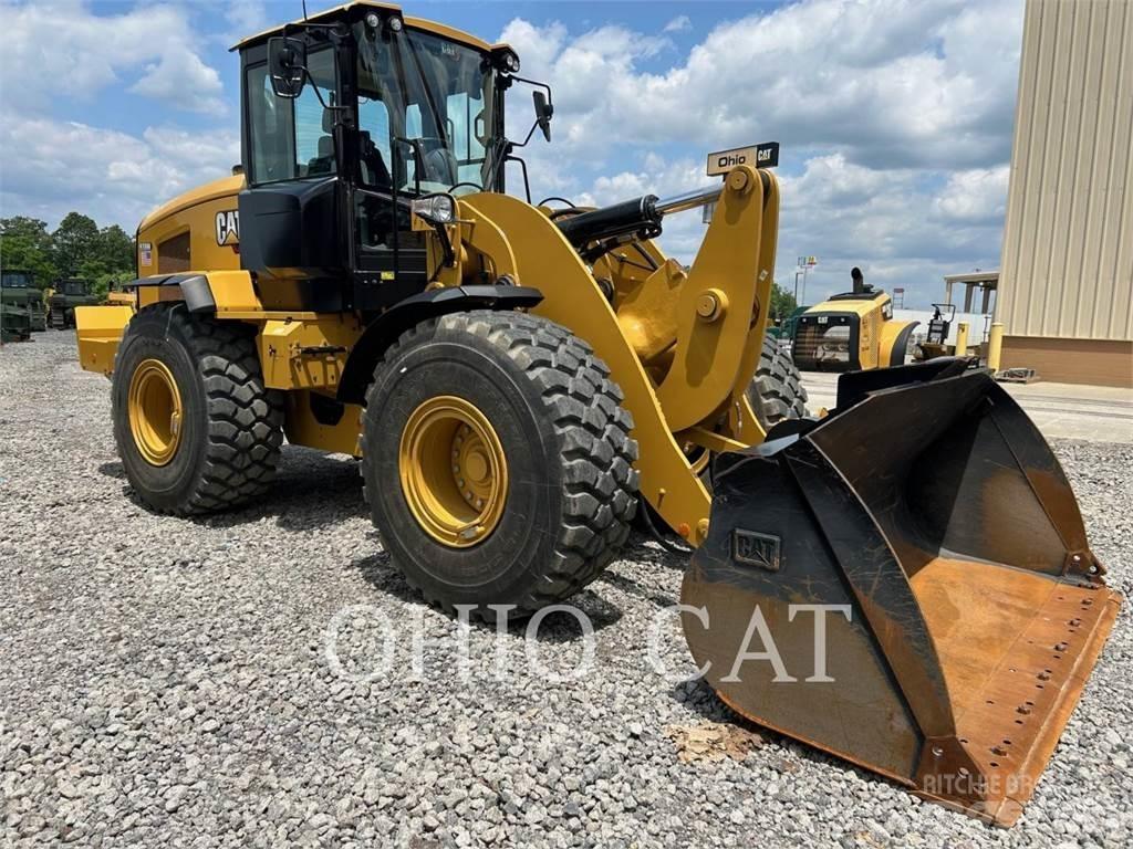 CAT 938M Gumikerekes homlokrakodók