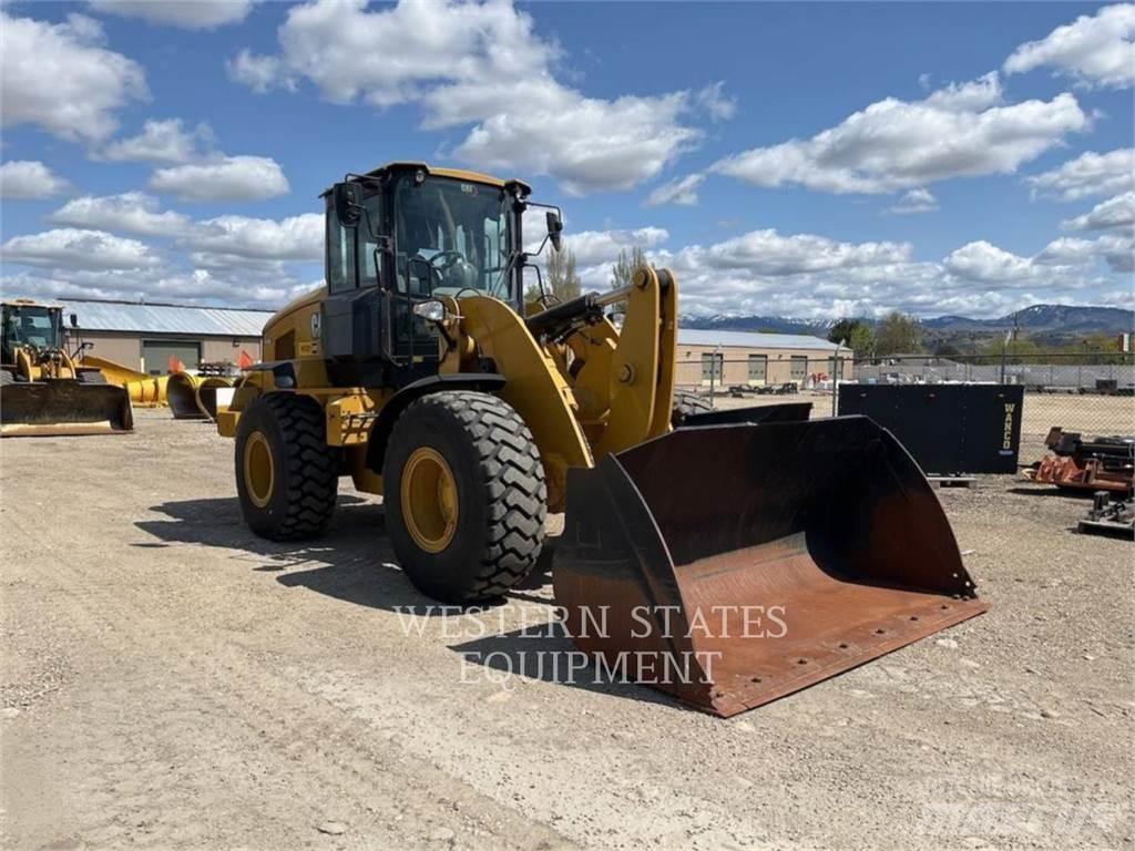 CAT 938M Gumikerekes homlokrakodók