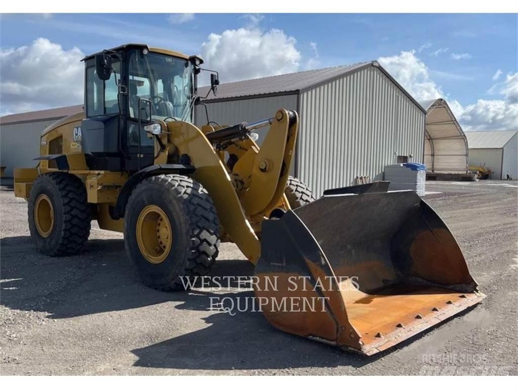 CAT 938M Gumikerekes homlokrakodók