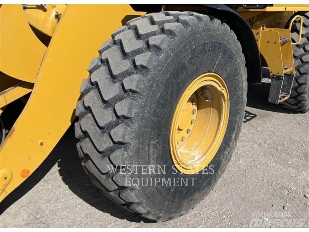 CAT 938M Gumikerekes homlokrakodók