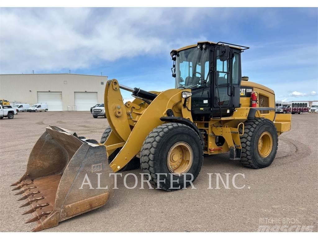 CAT 938M Gumikerekes homlokrakodók