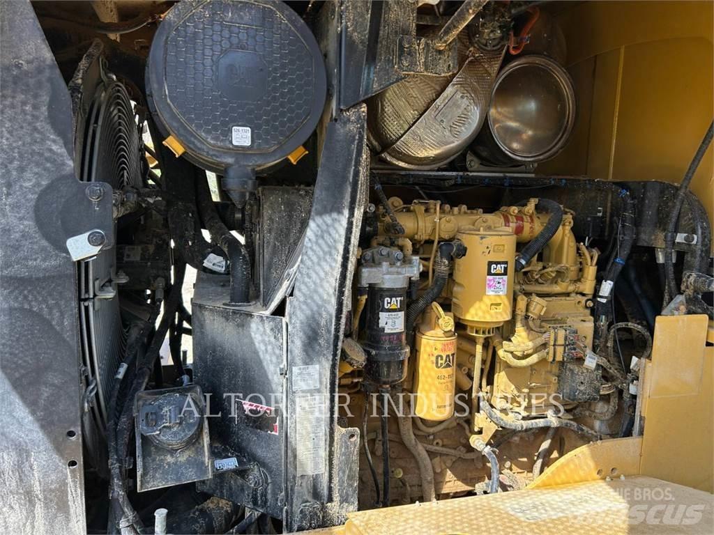 CAT 938M Gumikerekes homlokrakodók