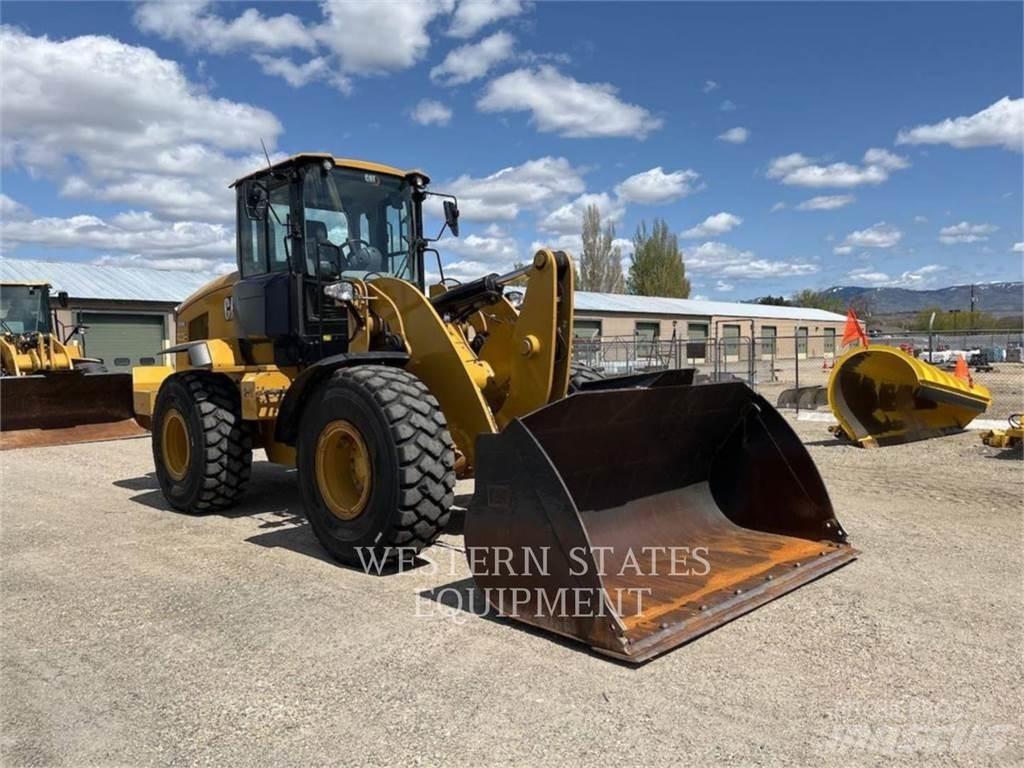CAT 938M Gumikerekes homlokrakodók