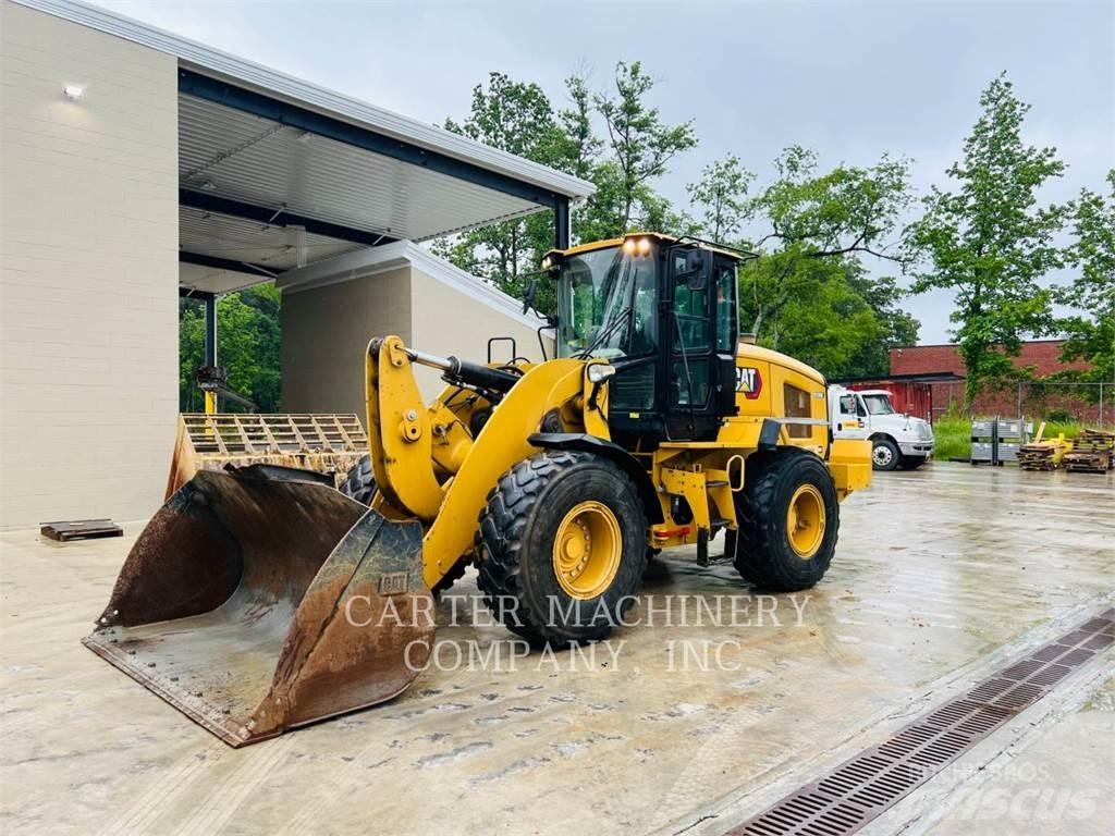 CAT 938M Gumikerekes homlokrakodók