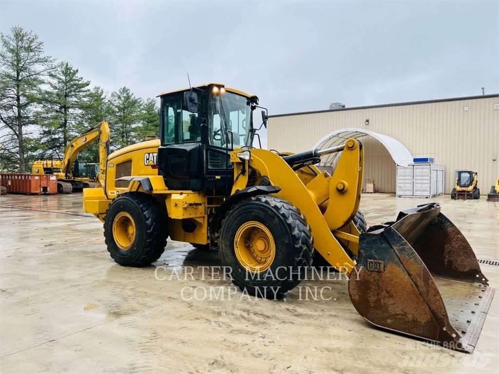 CAT 938M Gumikerekes homlokrakodók