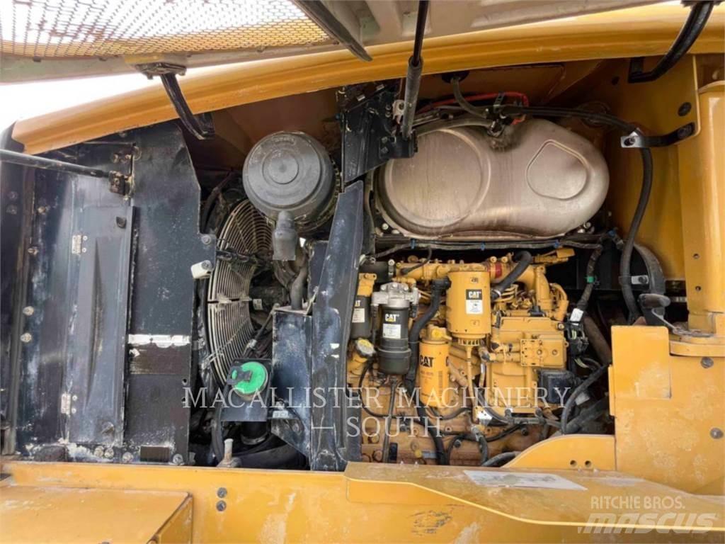 CAT 938M Gumikerekes homlokrakodók