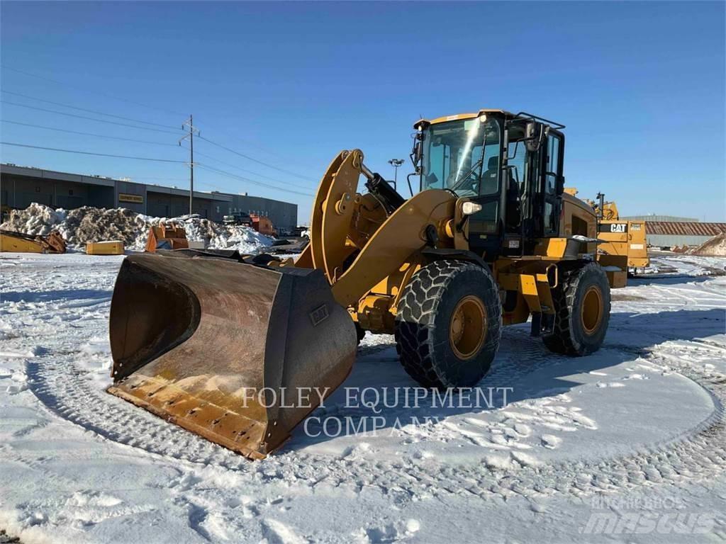 CAT 938M Gumikerekes homlokrakodók