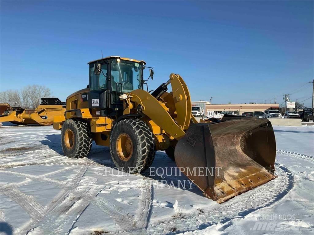 CAT 938M Gumikerekes homlokrakodók