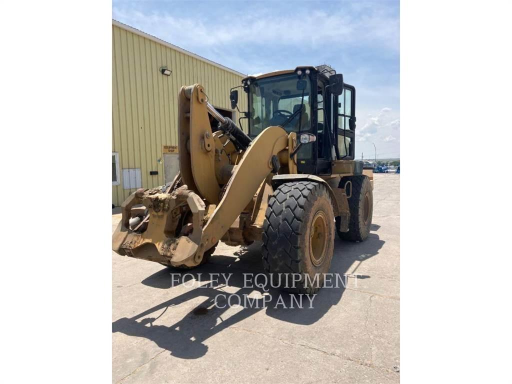 CAT 938M Gumikerekes homlokrakodók