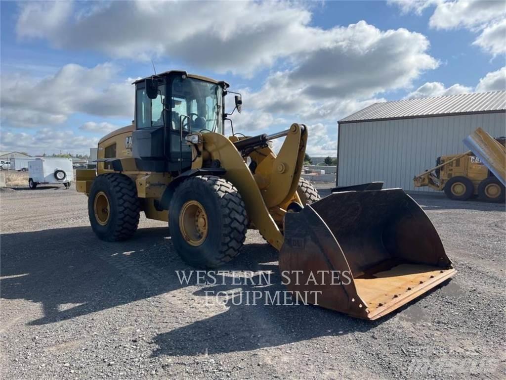 CAT 938M Gumikerekes homlokrakodók