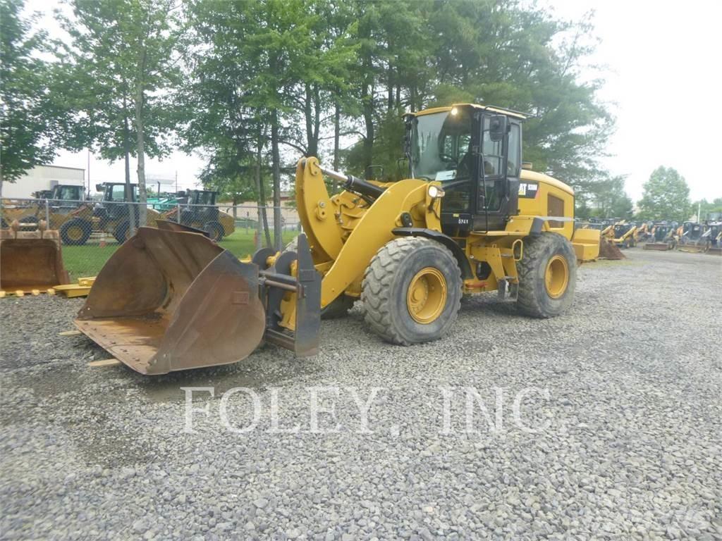 CAT 938M Gumikerekes homlokrakodók