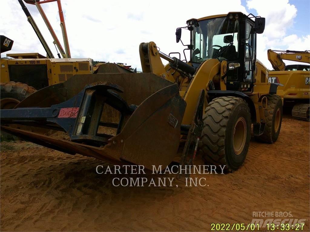 CAT 938M Gumikerekes homlokrakodók