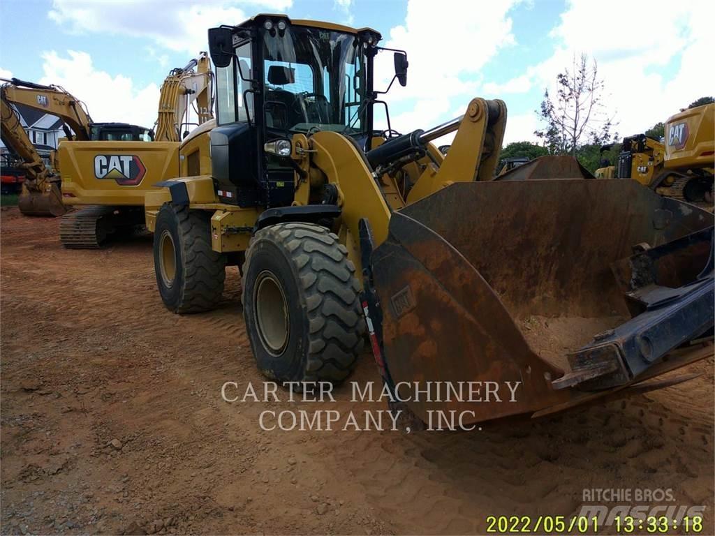 CAT 938M Gumikerekes homlokrakodók