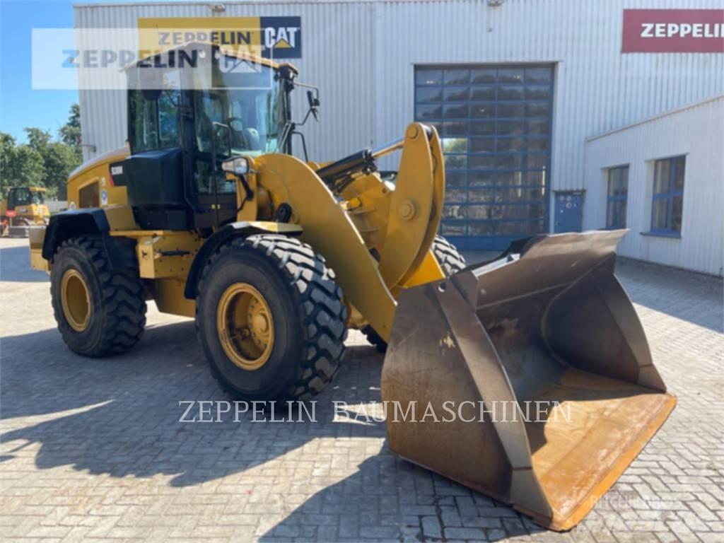 CAT 938M Gumikerekes homlokrakodók
