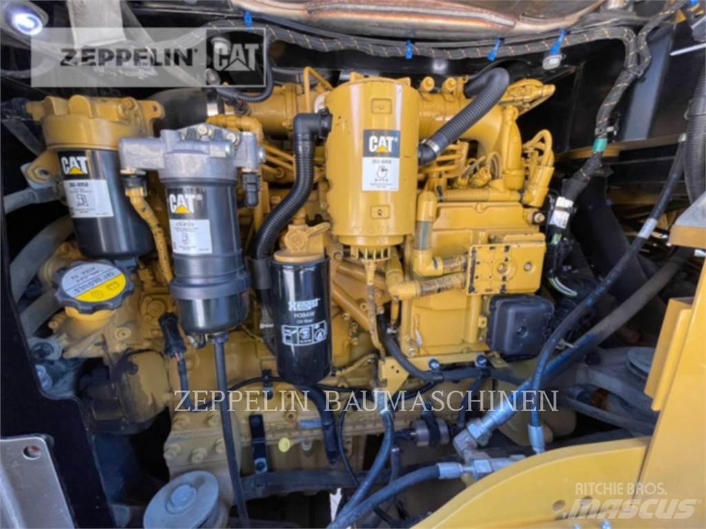 CAT 938M Gumikerekes homlokrakodók