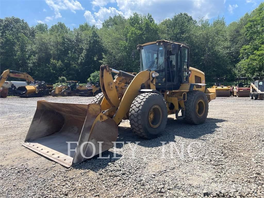 CAT 938M Gumikerekes homlokrakodók