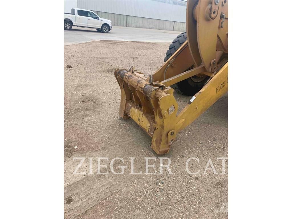 CAT 938M Gumikerekes homlokrakodók