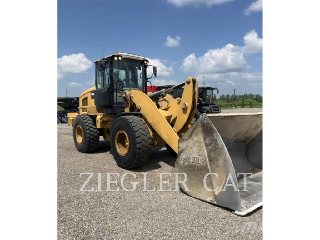 CAT 938M Gumikerekes homlokrakodók