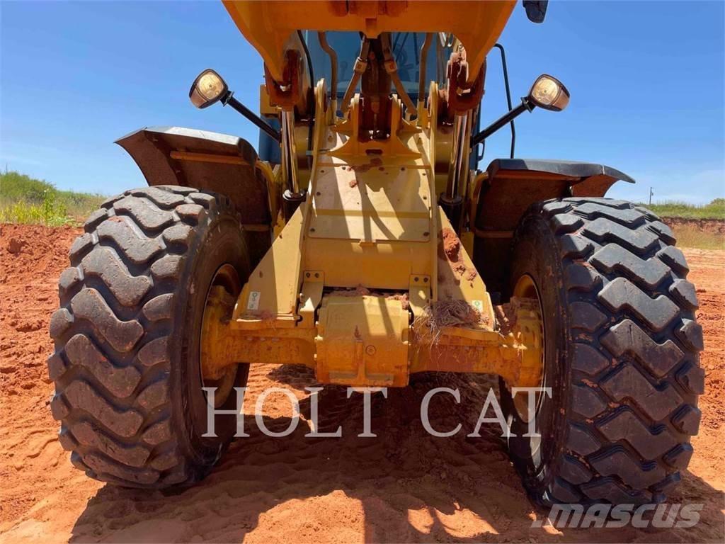 CAT 938M Gumikerekes homlokrakodók