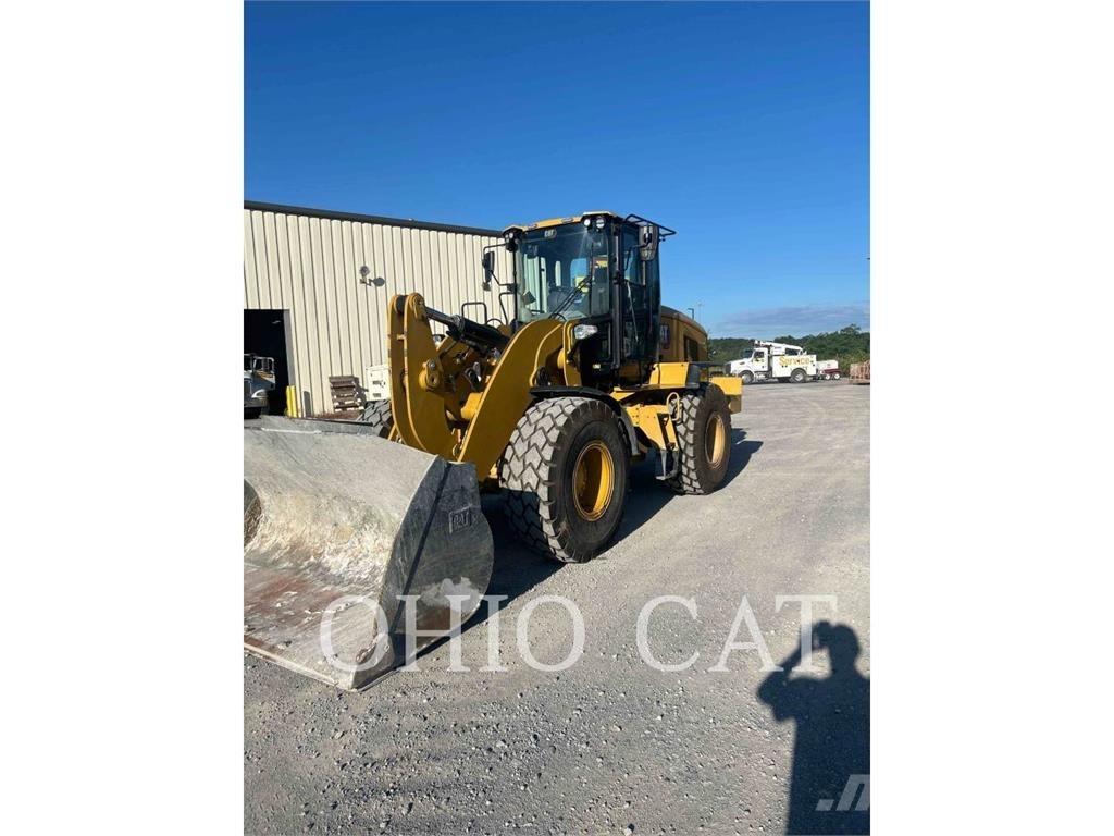 CAT 938M Gumikerekes homlokrakodók