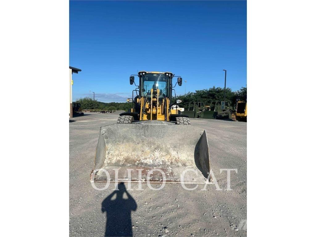 CAT 938M Gumikerekes homlokrakodók