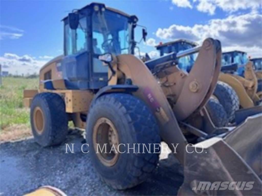 CAT 938M Gumikerekes homlokrakodók