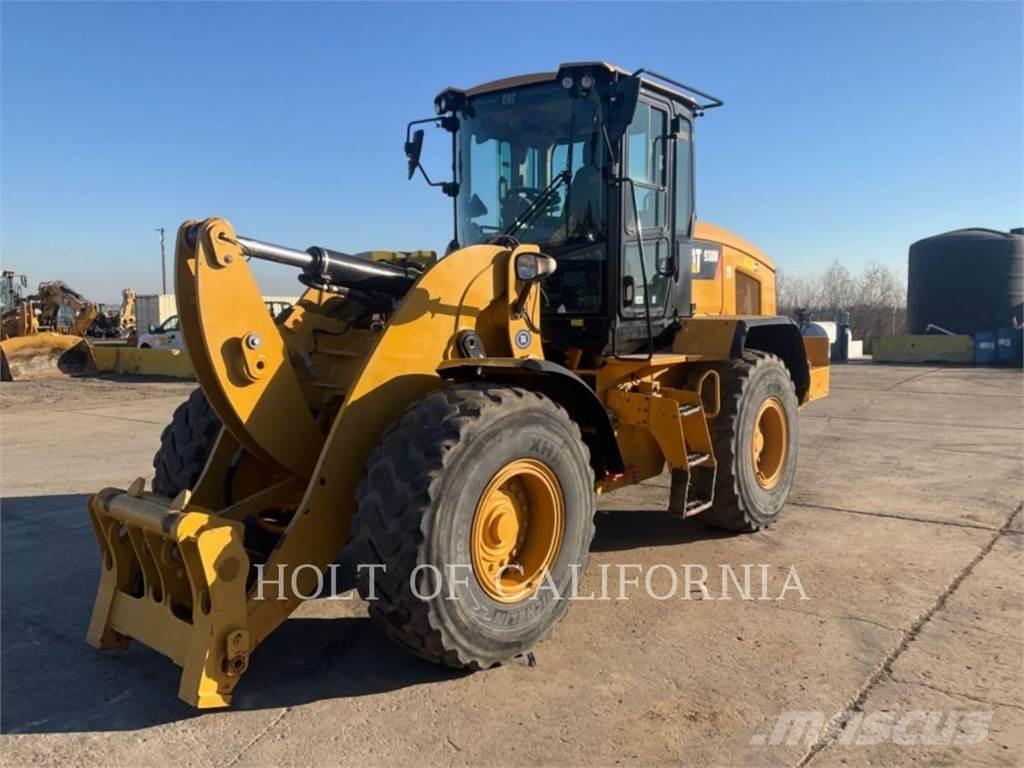 CAT 938M Gumikerekes homlokrakodók
