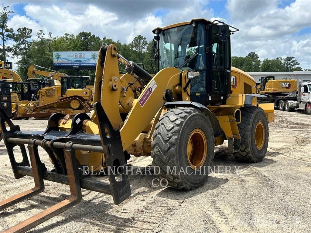 CAT 938M Gumikerekes homlokrakodók