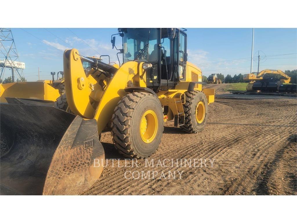 CAT 938M Gumikerekes homlokrakodók