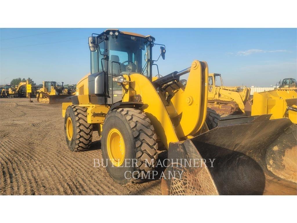 CAT 938M Gumikerekes homlokrakodók