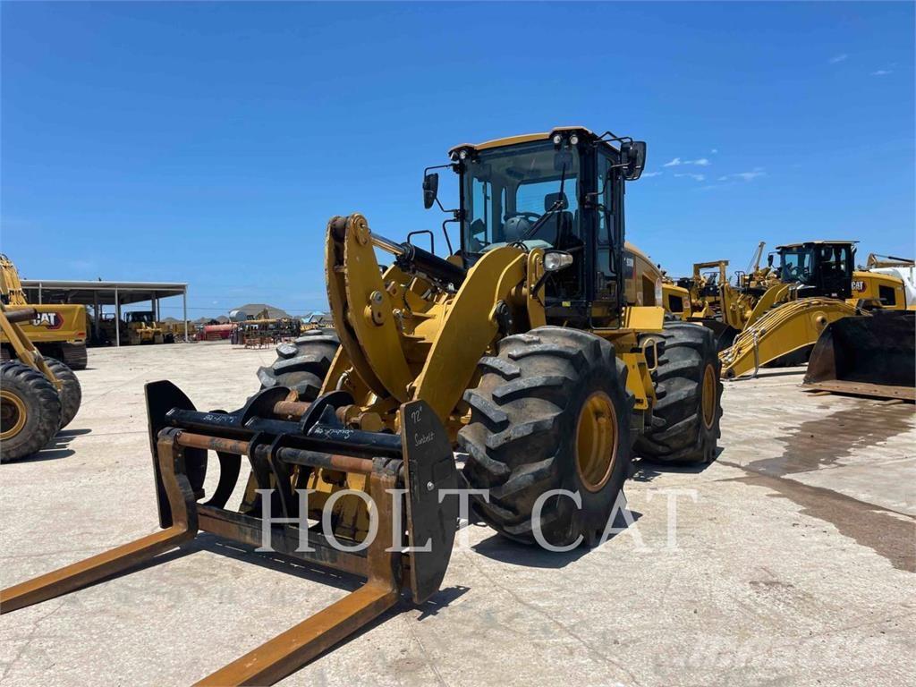 CAT 938M Gumikerekes homlokrakodók