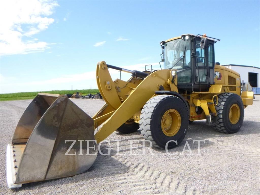 CAT 938M Gumikerekes homlokrakodók