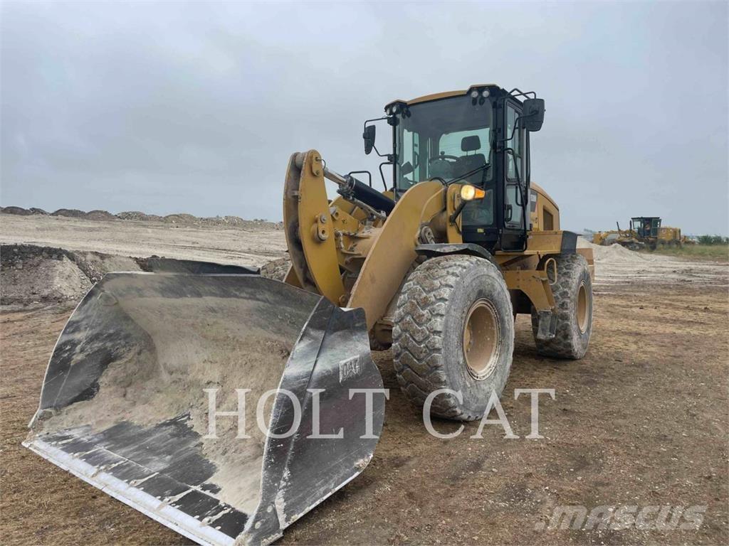 CAT 938M Gumikerekes homlokrakodók