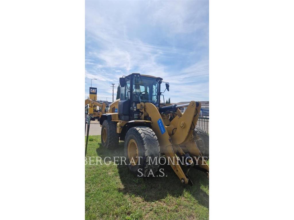 CAT 938M Gumikerekes homlokrakodók