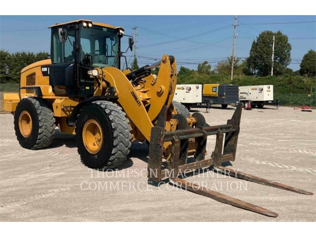 CAT 938M Gumikerekes homlokrakodók