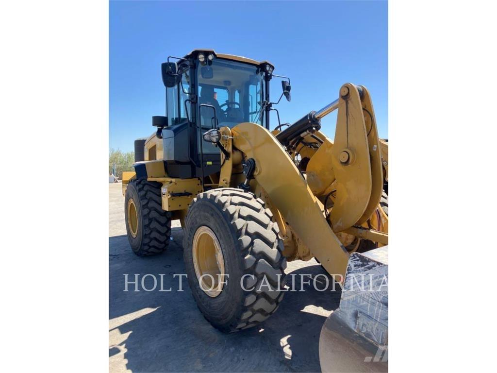 CAT 938M Gumikerekes homlokrakodók