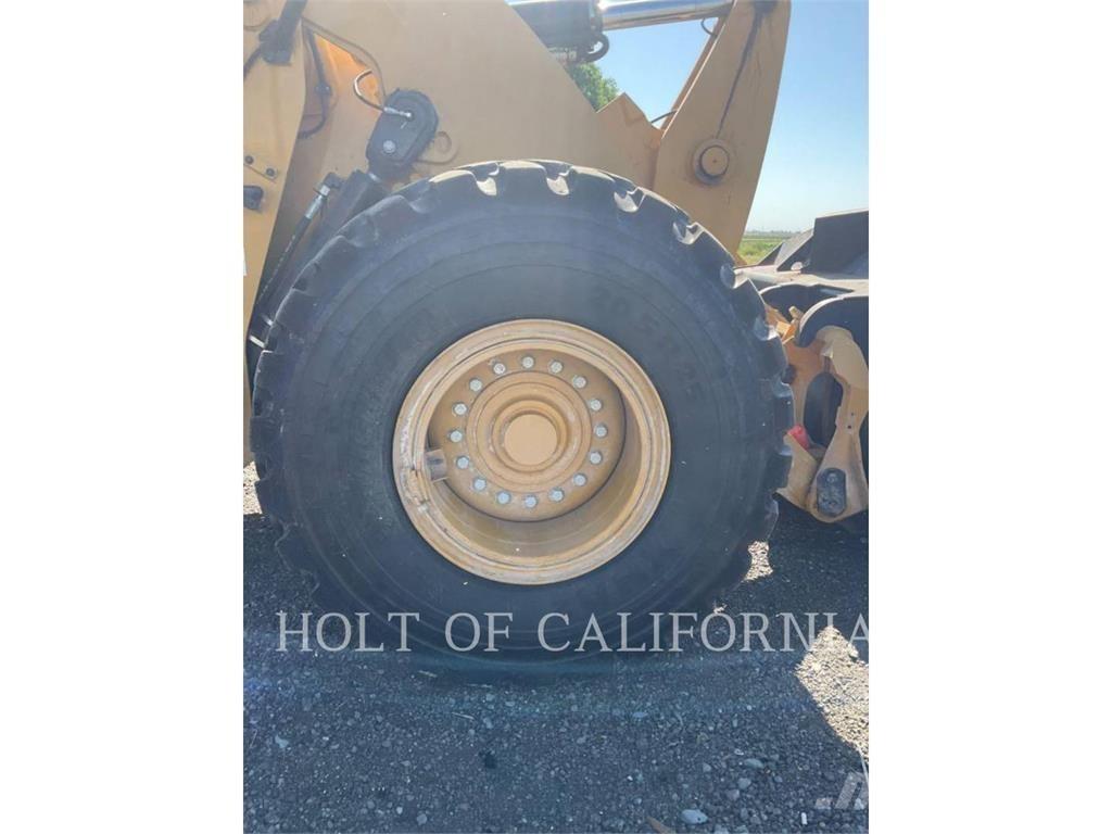 CAT 938M Gumikerekes homlokrakodók