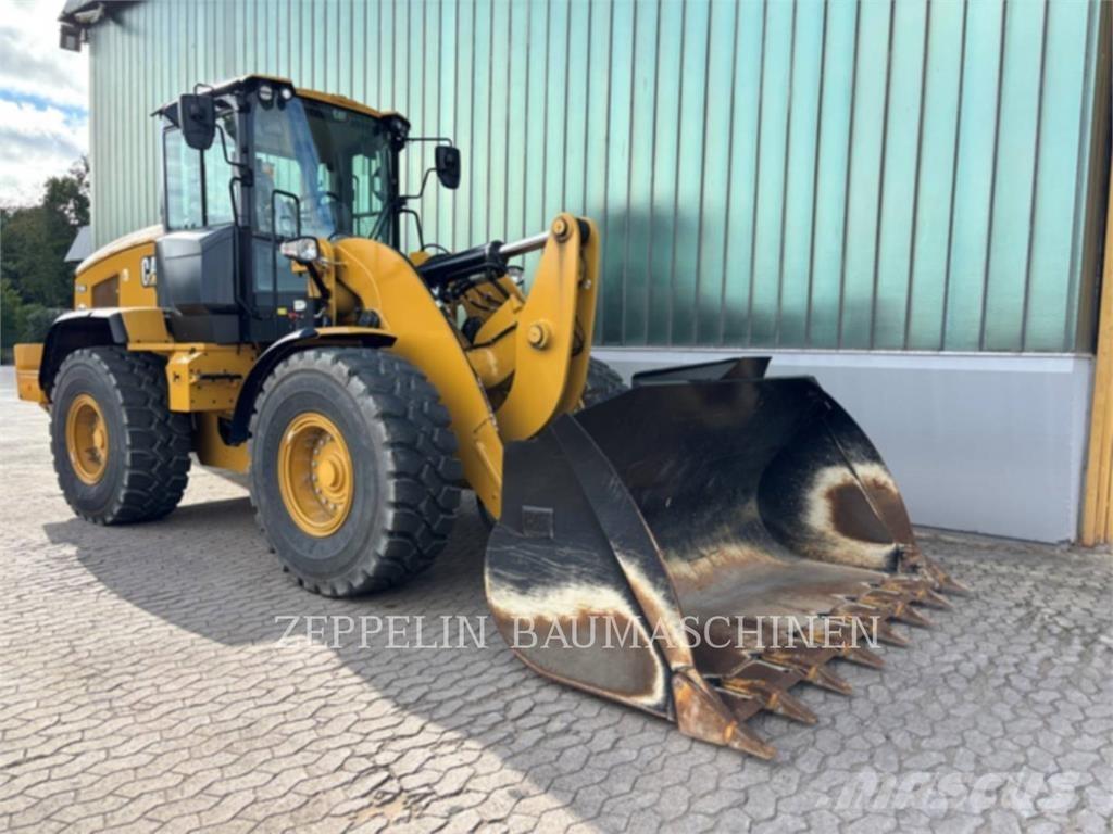 CAT 938M Gumikerekes homlokrakodók