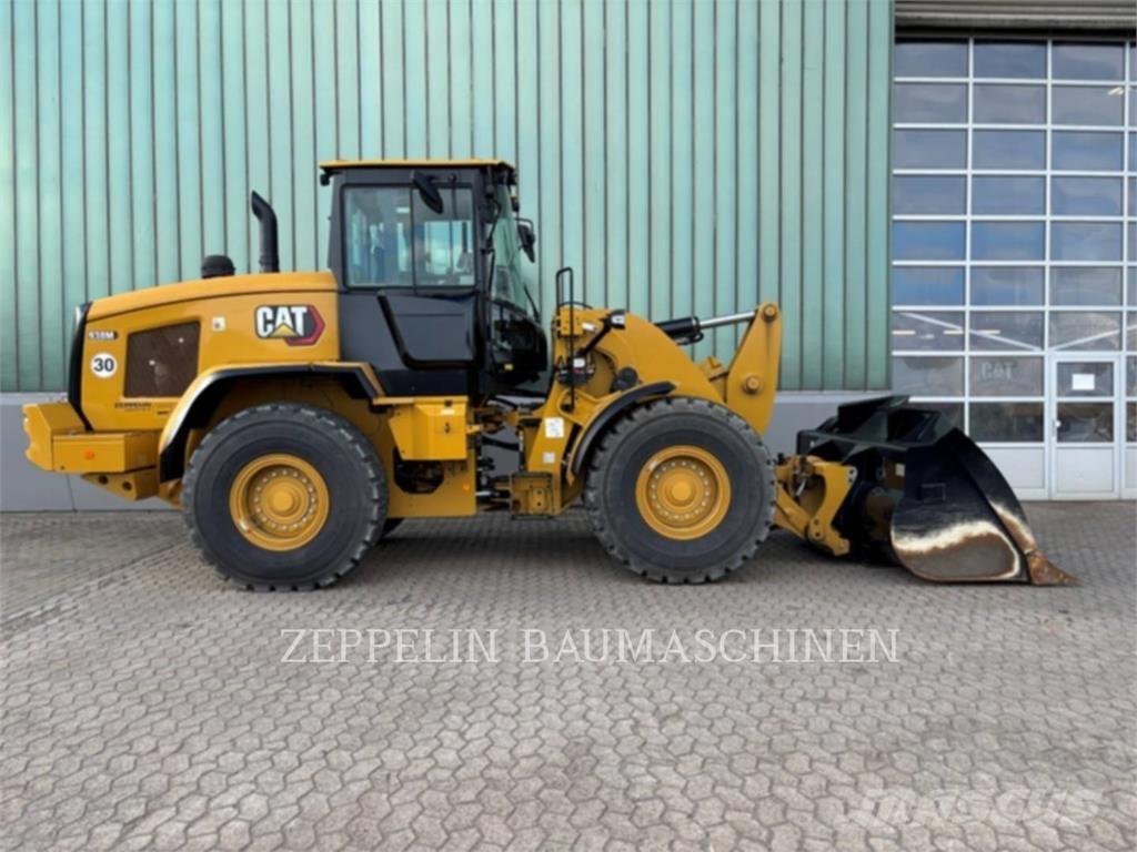 CAT 938M Gumikerekes homlokrakodók