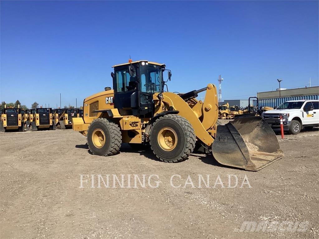CAT 938M Gumikerekes homlokrakodók
