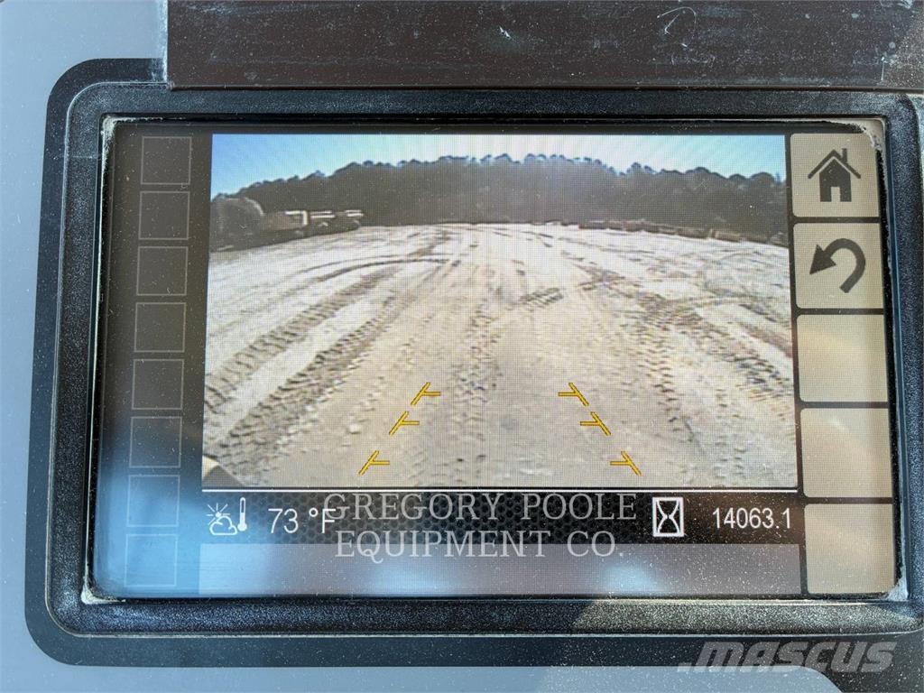 CAT 938M Gumikerekes homlokrakodók