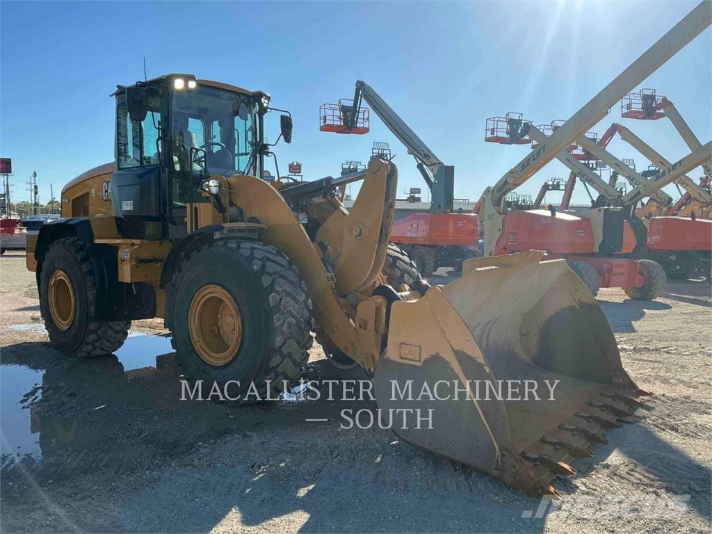 CAT 938M Gumikerekes homlokrakodók