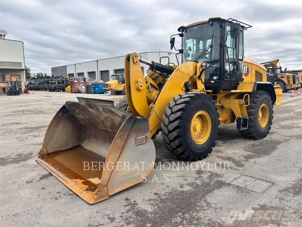 CAT 938M Gumikerekes homlokrakodók