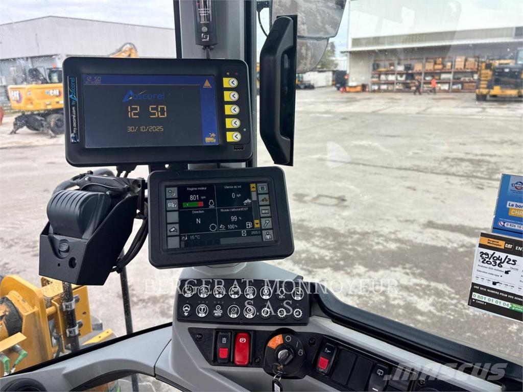 CAT 938M Gumikerekes homlokrakodók