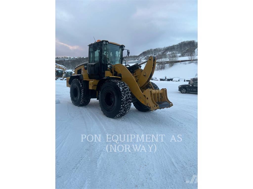 CAT 938M Gumikerekes homlokrakodók