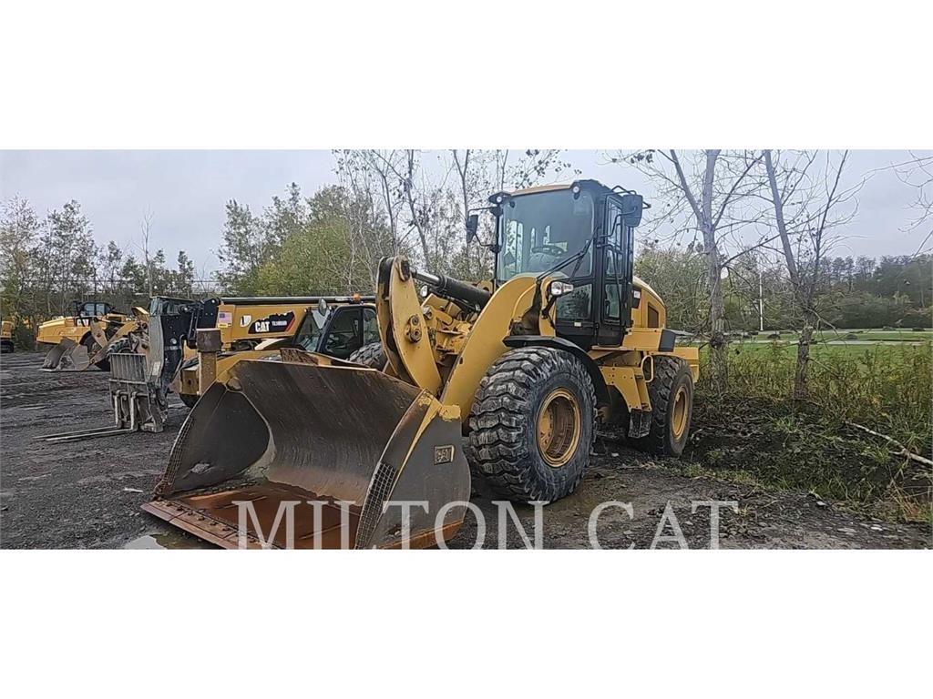 CAT 938M Gumikerekes homlokrakodók