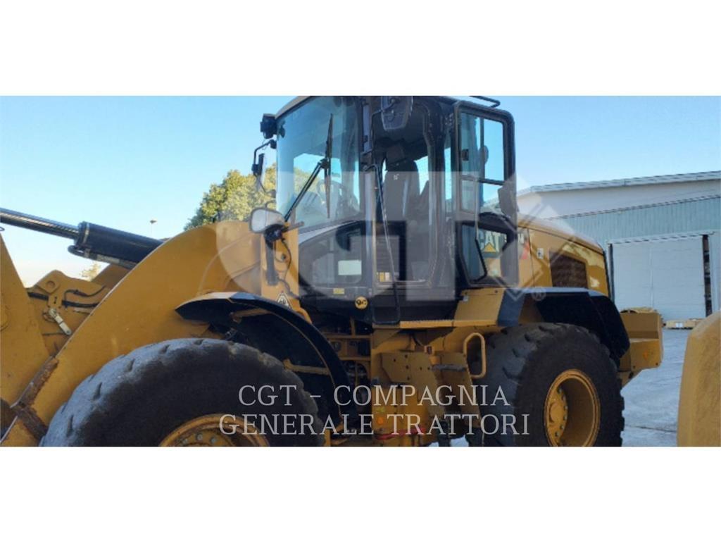 CAT 938M Gumikerekes homlokrakodók